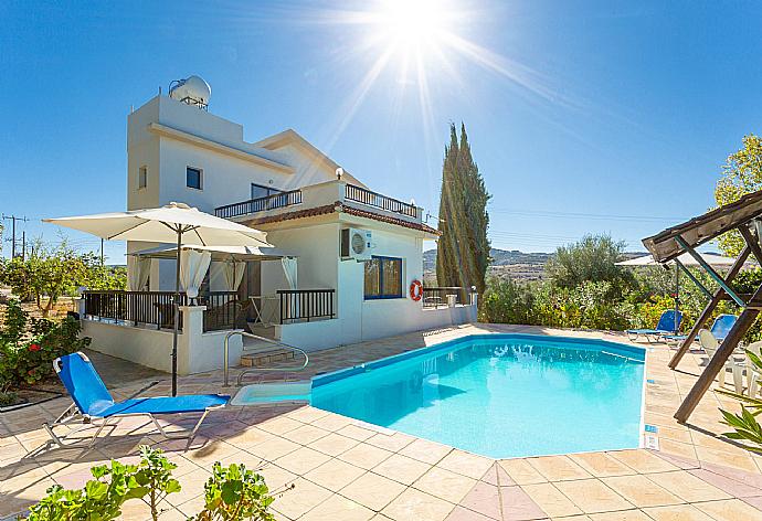 Beautiful villa with private pool and terrace . - Villa Charoula Ena . (Fotogalerie) }}