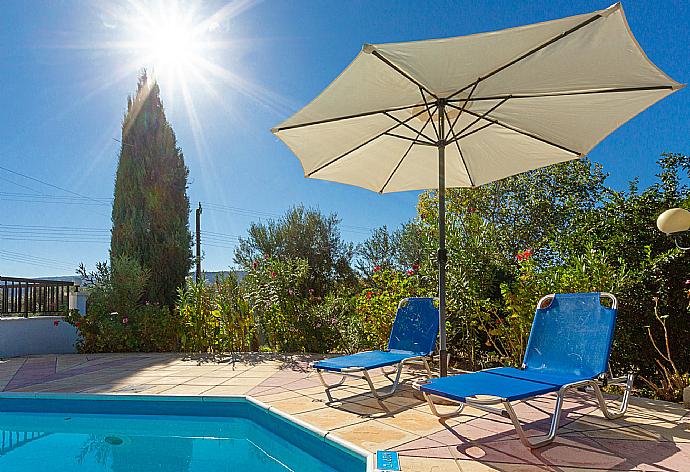 Private pool and terrace . - Villa Charoula Ena . (Fotogalerie) }}