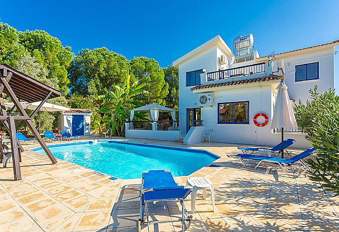 Beautiful villa with private pool and terrace . - Villa Charoula Thio . (Photo Gallery) }}