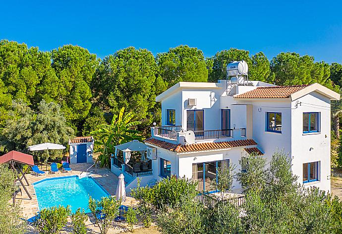 ,Beautiful villa with private pool and terrace . - Villa Charoula Thio . (Photo Gallery) }}