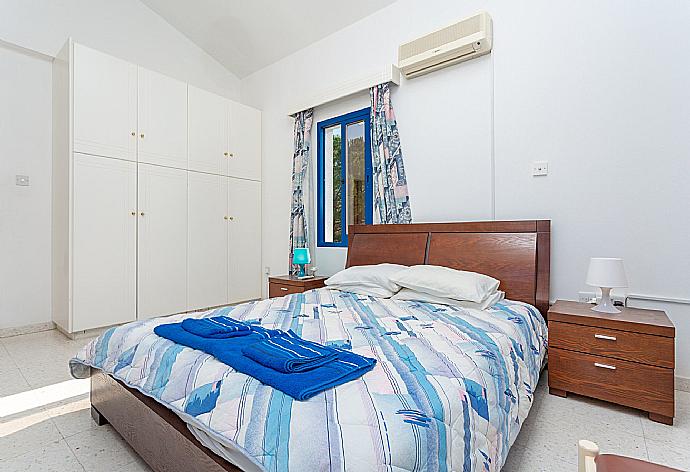 Double bedroom with A/C . - Villa Charoula Thio . (Photo Gallery) }}