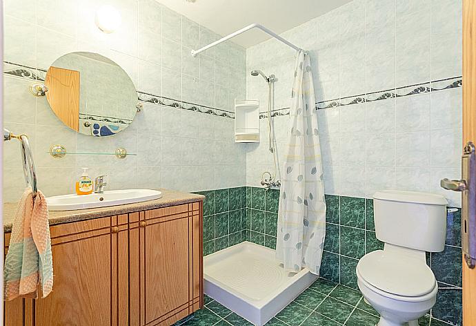 Villa Iliada Bathroom