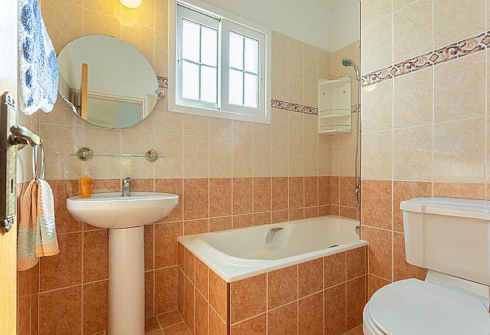 Family bathroom with bath and shower . - Villa Iliada . (Photo Gallery) }}