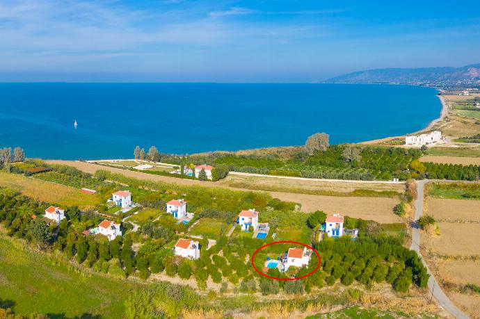 Aerial view showing location of Sun Beach Villa . - Sun Beach Villa . (Галерея фотографий) }}