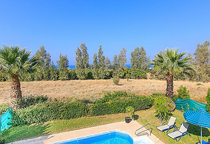 Balcony with views . - Argaka Sun Villa Ena . (Fotogalerie) }}