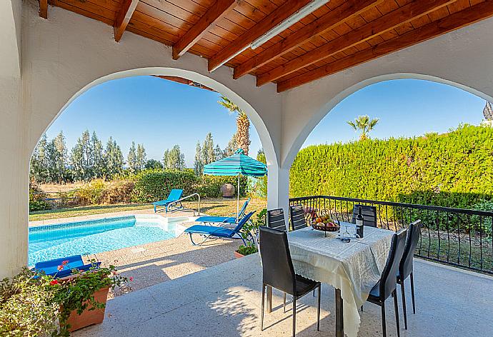 Sheltered terrace area . - Argaka Sun Villa Ena . (Galería de imágenes) }}