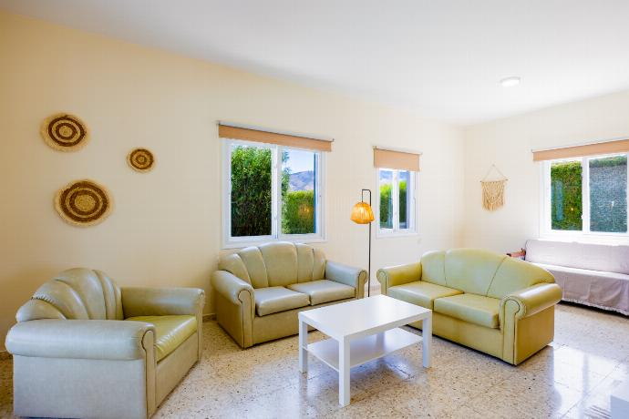  . - Villa Andreas . (Photo Gallery) }}