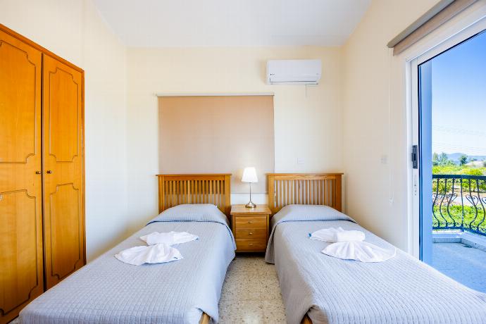  . - Villa Andreas . (Photo Gallery) }}