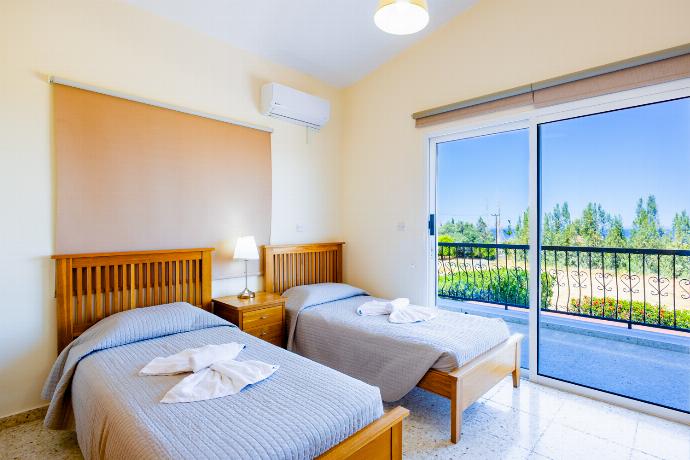  . - Villa Andreas . (Photo Gallery) }}