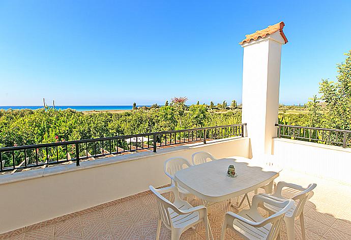 Balcony with panoramic views . - Villa Solon . (Galleria fotografica) }}