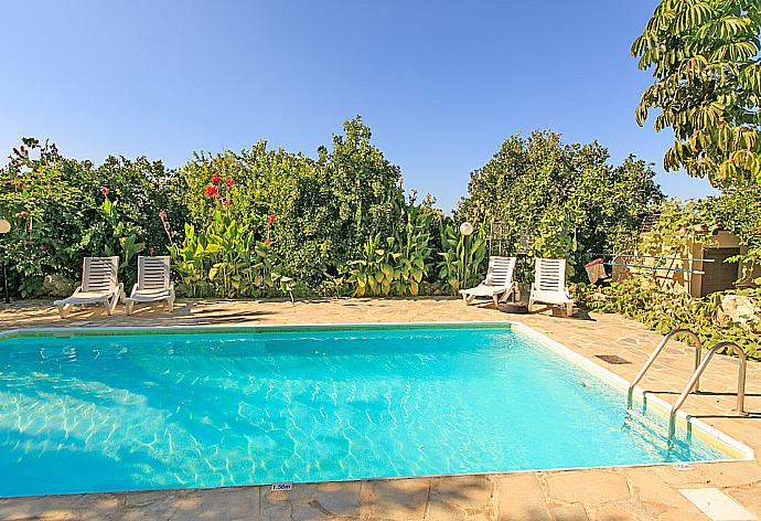 Private pool with terrace area . - Villa Solon . (Photo Gallery) }}