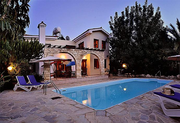 Private pool with terrace area . - Villa Solon . (Photo Gallery) }}