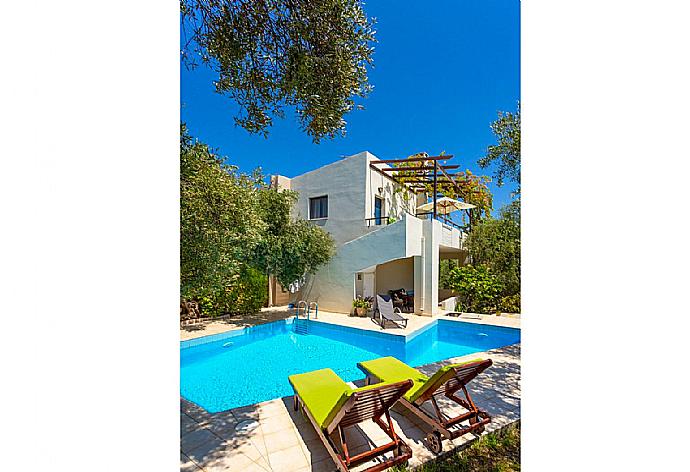 Beautiful villa with private pool, terrace, and garden . - Villa Dimitra . (Galería de imágenes) }}