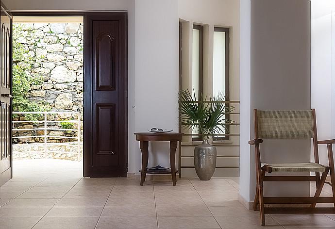 Villa entrance hallway . - Villa Ilia . (Photo Gallery) }}