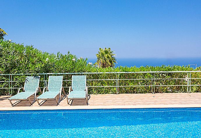 Private pool and terrace with sea views . - Villa Ilia . (Fotogalerie) }}