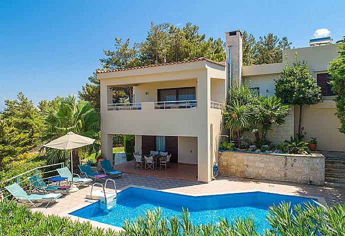 ,Beautiful villa with private pool and terrace . - Villa Ilia . (Galería de imágenes) }}