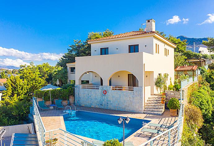 Beautiful villa with private pool and terrace . - Villa Selini . (Галерея фотографий) }}