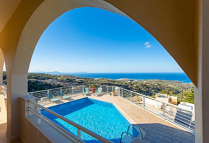 Sheltered terrace area with panoramic sea views . - Villa Selini . (Fotogalerie) }}