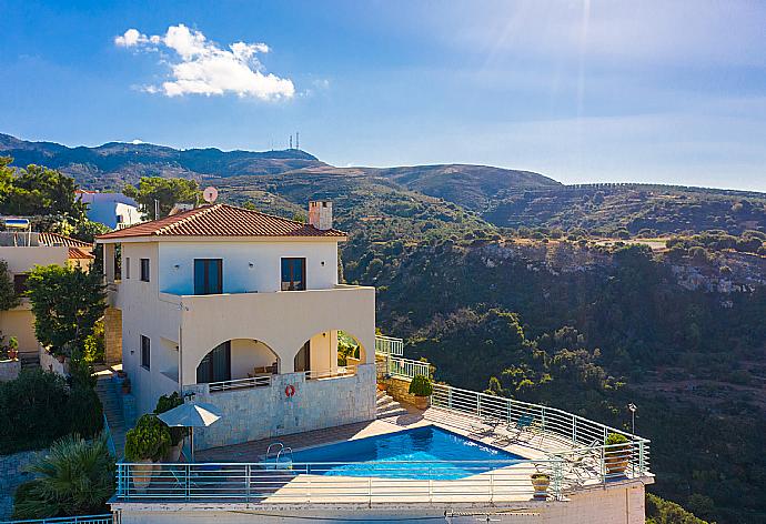 Aerial view of Villa Selini . - Villa Selini . (Galería de imágenes) }}