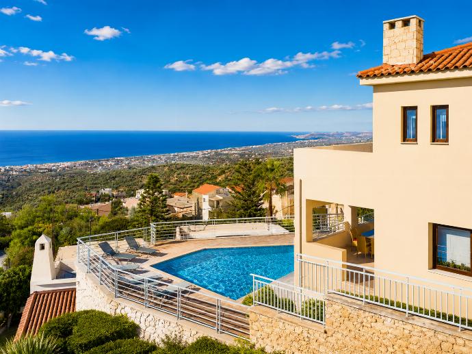 Play VILLA SELINI Video