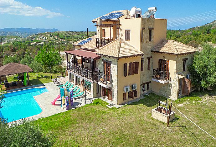 Beautiful Villa with Private Pool, Terrace and Garden . - Villa River View . (Photo Gallery) }}