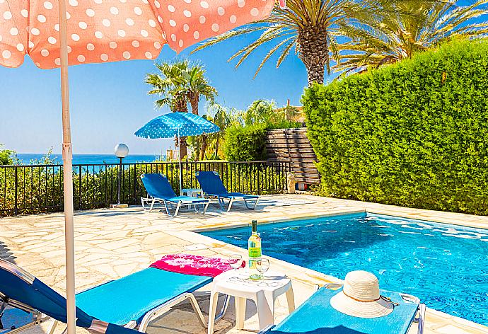 Private pool and terrace with sea views . - Villa Lela Tria . (Галерея фотографий) }}