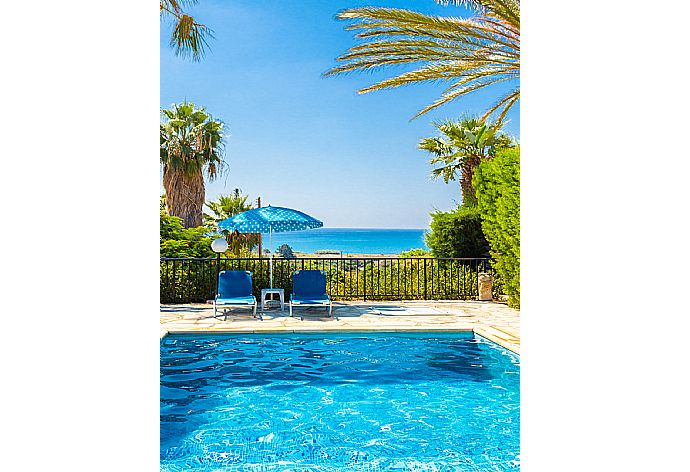Private pool and terrace with sea views . - Villa Lela Tria . (Fotogalerie) }}