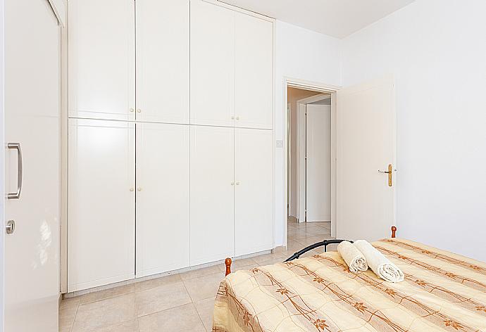 Double bedroom with en suite bathroom and A/C . - Villa Lela Pente . (Fotogalerie) }}