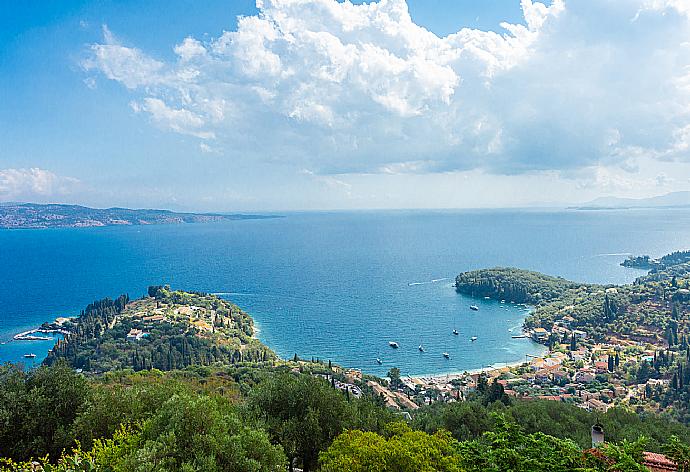 View of Kalami from upper terrace . - Villa Emilios . (Galería de imágenes) }}