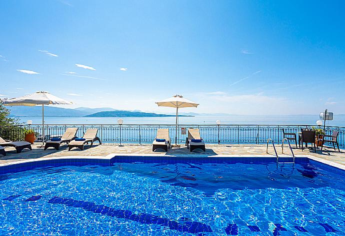 Private pool and terrace with panoramic sea views . - Villa Lina . (Photo Gallery) }}