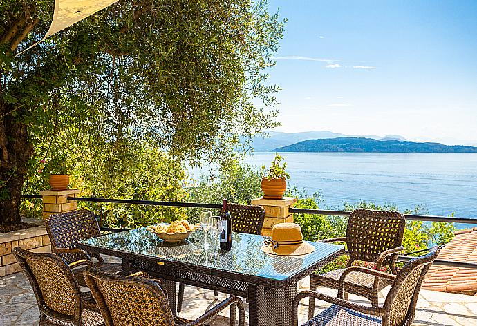 Terrace area with panoramic sea views . - Villa Lina . (Galería de imágenes) }}