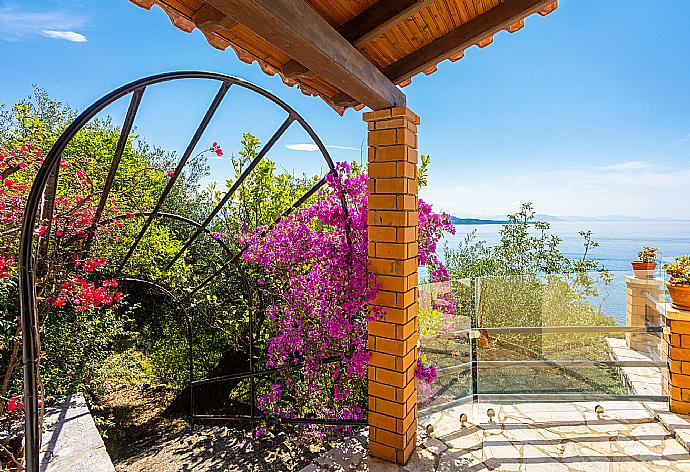 Walkway from Villa Lina to the beach . - Villa Lina . (Galerie de photos) }}