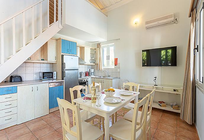 Equipped kitchen . - Maria Beach House . (Photo Gallery) }}