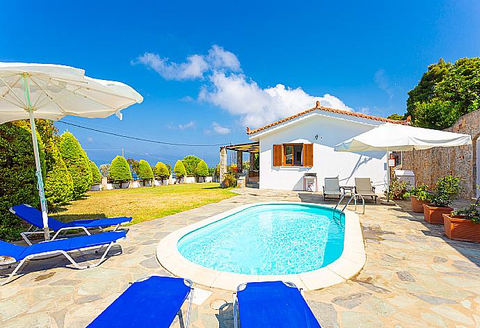 Beautiful villa with private pool and terrace with sea views . - Villa Katerina . (Galleria fotografica) }}