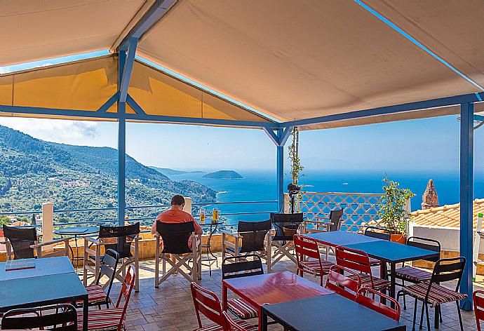 Taverna in Glossa . - Villa Katerina . (Photo Gallery) }}