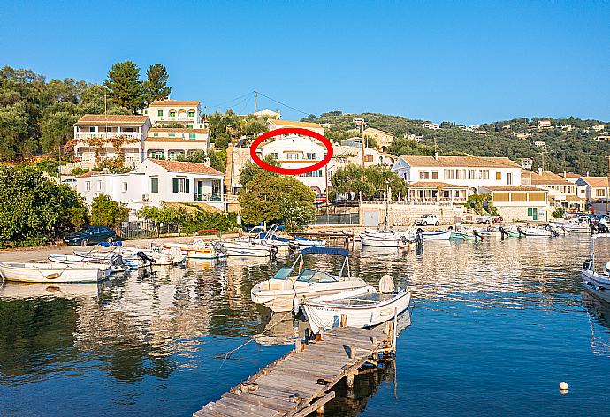 Aerial view of Saint Stephanos showing location of Alexandra . - Alexandra . (Galleria fotografica) }}