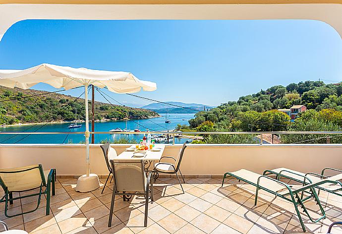 Terrace with sea views . - Alexandra . (Photo Gallery) }}