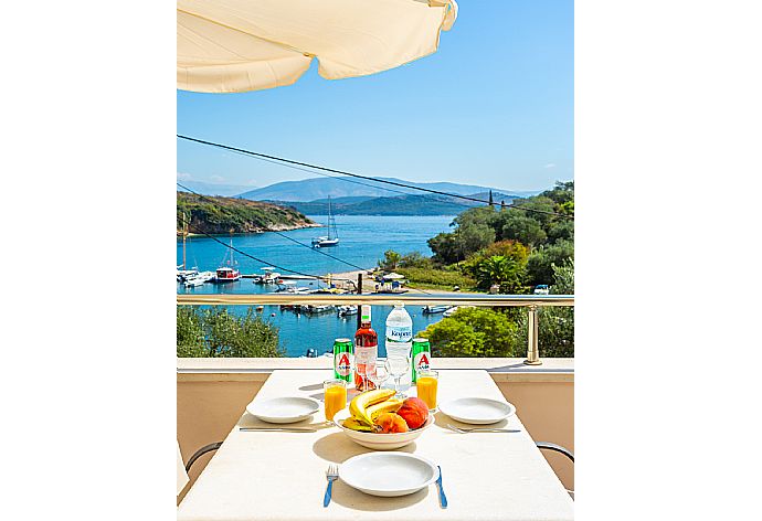 Terrace with panoramic sea views . - Alexandra . (Fotogalerie) }}