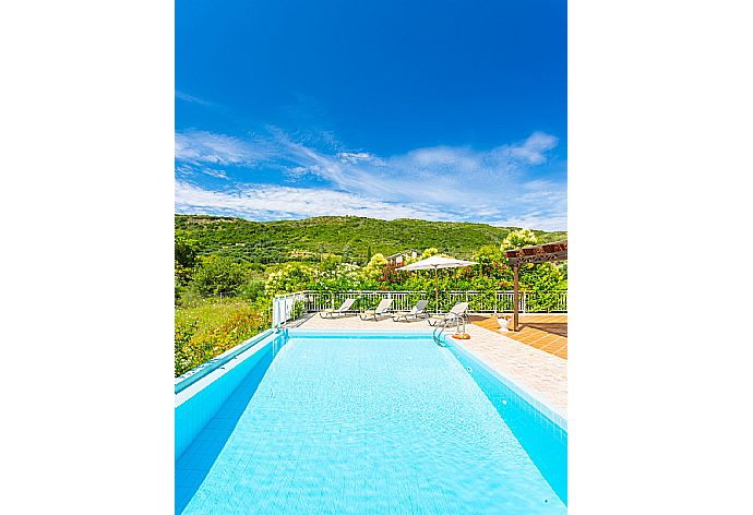 Private infinity pool . - Villa Peach . (Galería de imágenes) }}