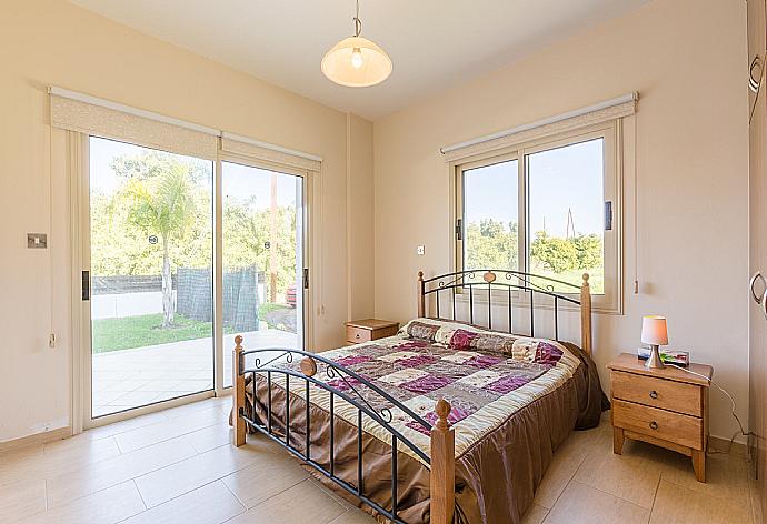 Double bedroom with terrace access . - Villa Clementina . (Galleria fotografica) }}