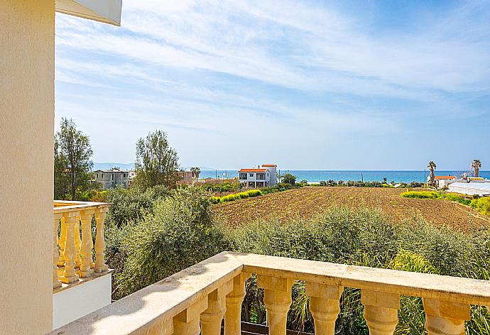 Balcony with sea views . - Villa Rose . (Photo Gallery) }}