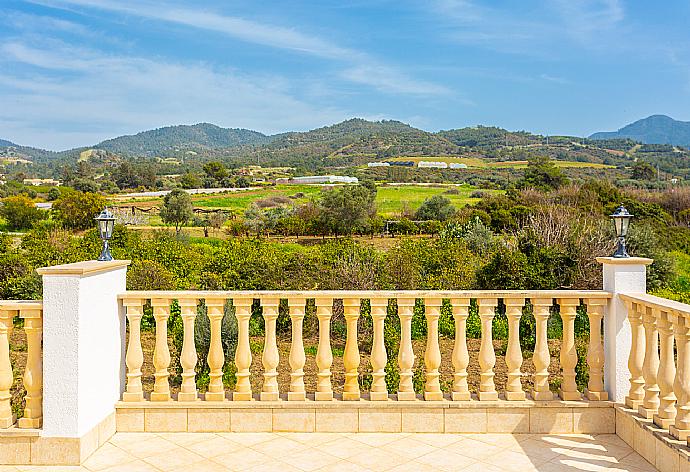 Upper terrace area with sea and countryside views . - Villa Rose . (Galería de imágenes) }}