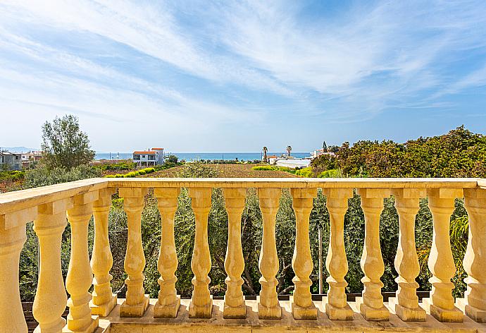 Balcony with sea views . - Villa Rose . (Photo Gallery) }}