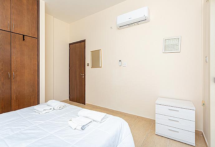 Double bedroom with A/C and terrace access . - Villa Rose . (Photo Gallery) }}