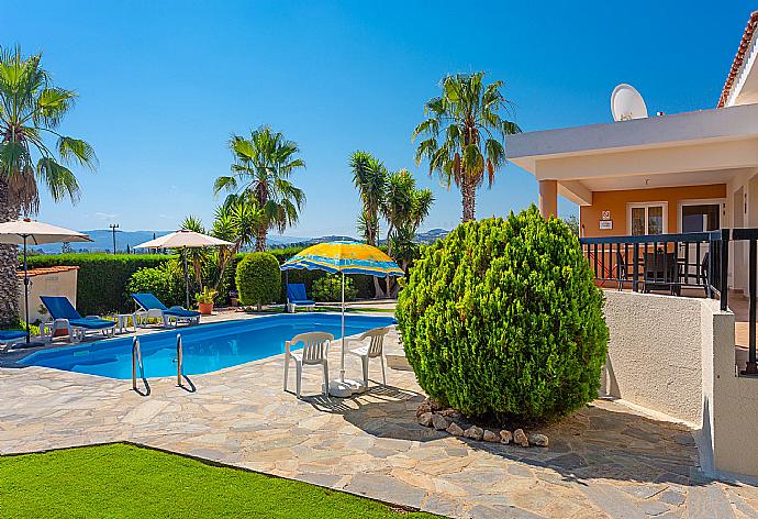 Beautiful villa with private pool and terrace . - Villa Chrystalla . (Photo Gallery) }}