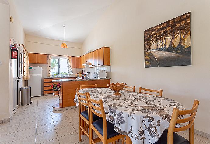 Dining area . - Villa Chrystalla . (Photo Gallery) }}