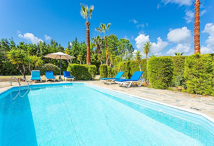 Private pool and terrace . - Villa Christia Maris . (Galería de imágenes) }}