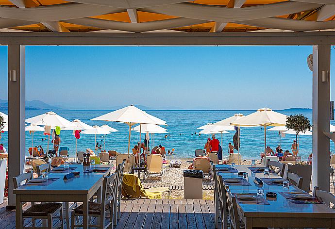 Taverna in Barbati . - Theophilos 1 . (Галерея фотографий) }}