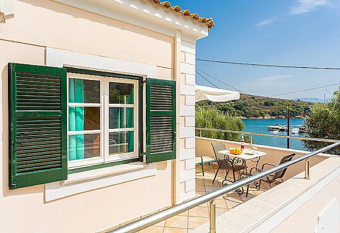 Terrace area with sea views . - Theophilos 1 . (Fotogalerie) }}