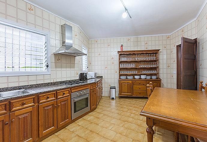 Equipped kitchen . - Villa Minerva . (Fotogalerie) }}